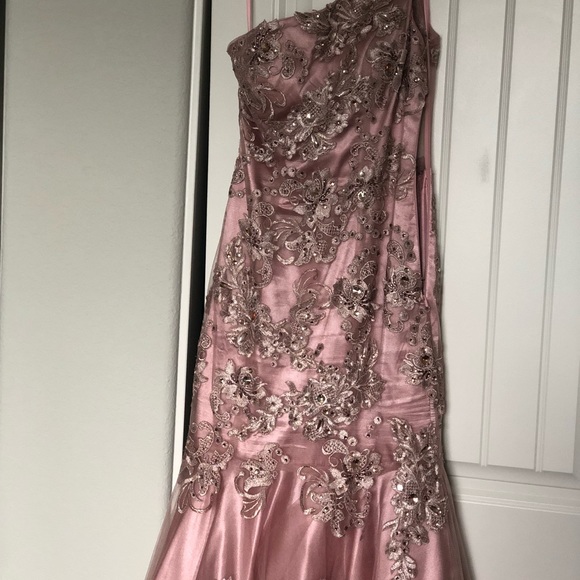 Evening Gown - Picture 7 of 7